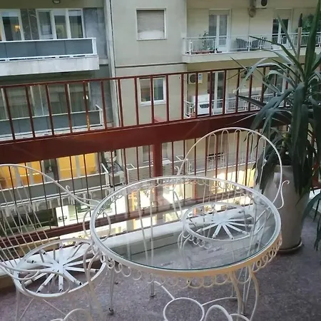 Absolutely Central Luxury *