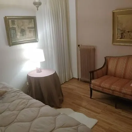 Absolutely Central Luxury *
